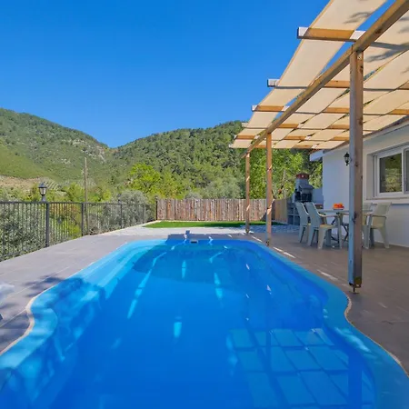Hill Stone Villa *