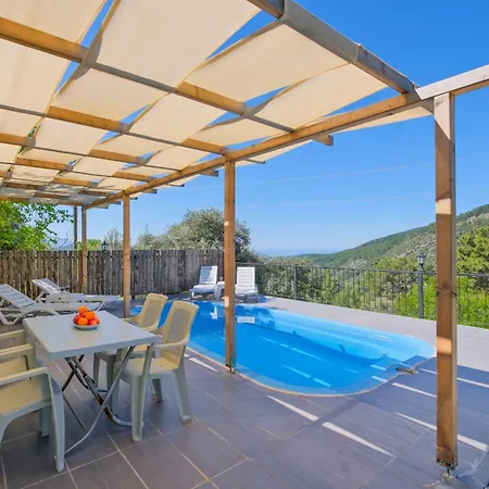 Hill Stone Villa *